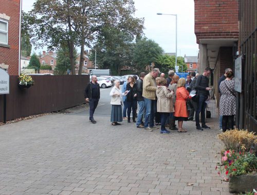 Queuing for cabinet meeting