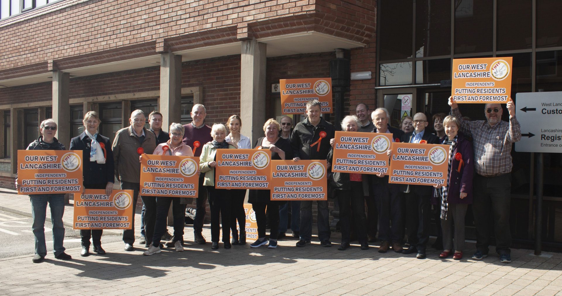 owl supporters outside council offices